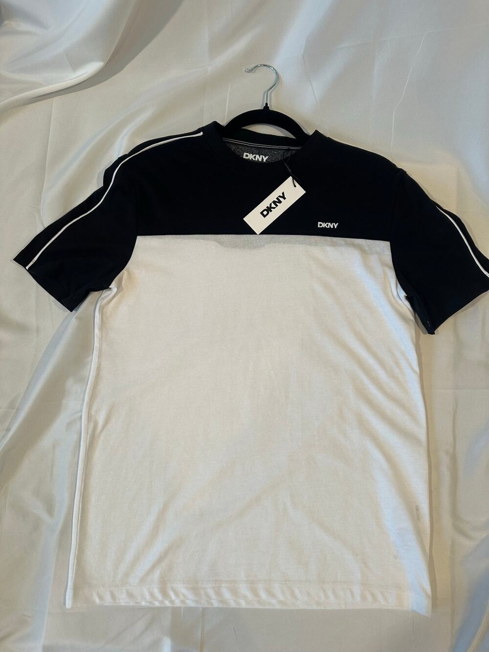 DKNY Mens Colorblock T-Shirt Black White Stripe Sleeve Printed Logo NWT Size S